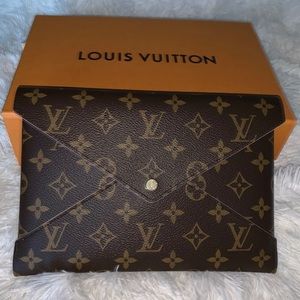 💋SOLD💋LV Louis Vuitton kirigami large envelope